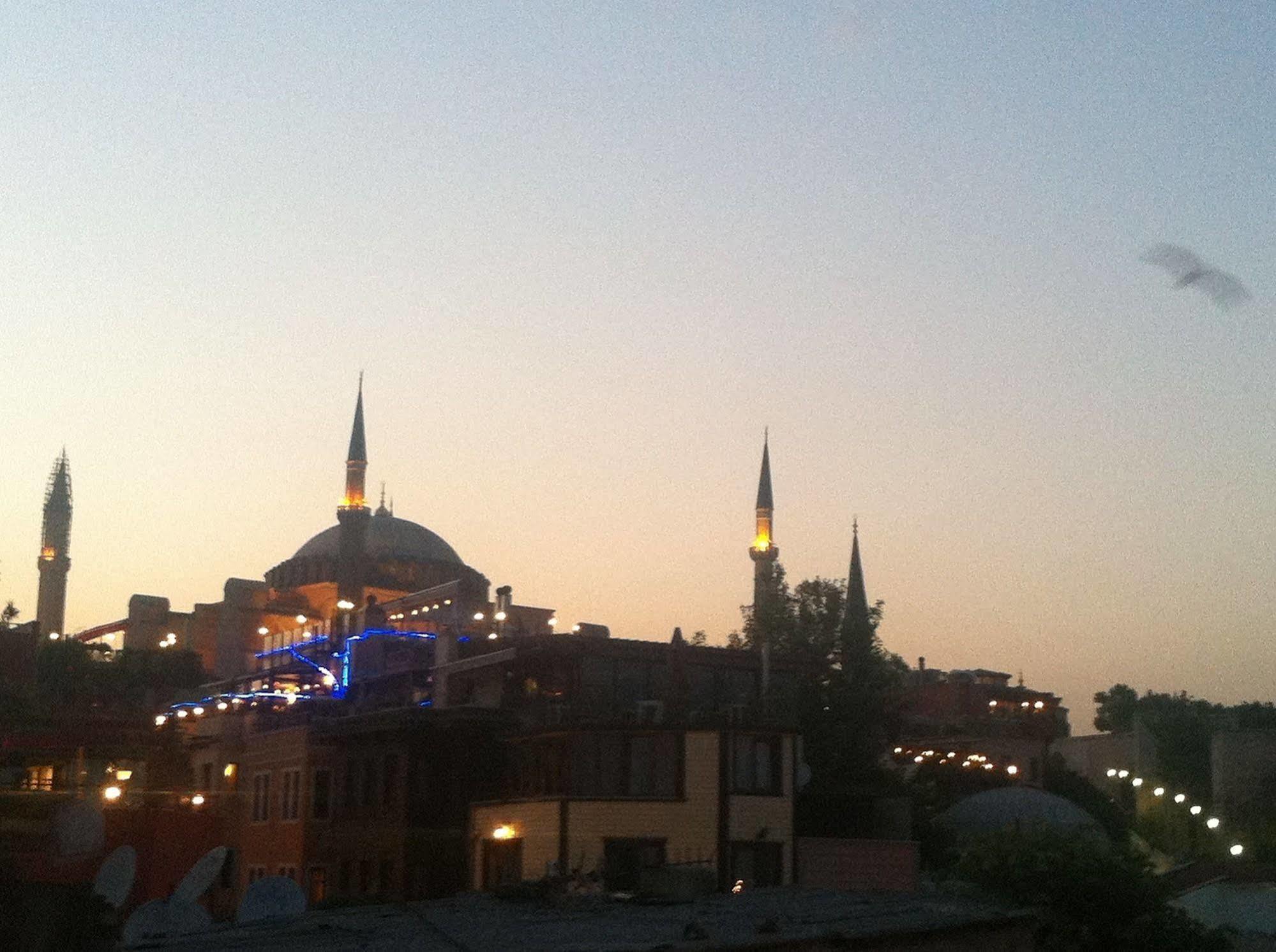 Spinel Hotel - Old City Istanbul Exterior photo